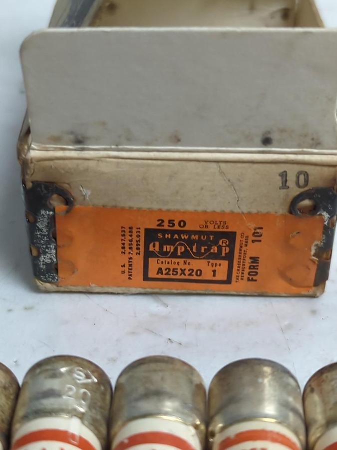 SHAWMUT,A25X20,AMP-TRAP 20 AMP FUSES BOX OF 10 NOS