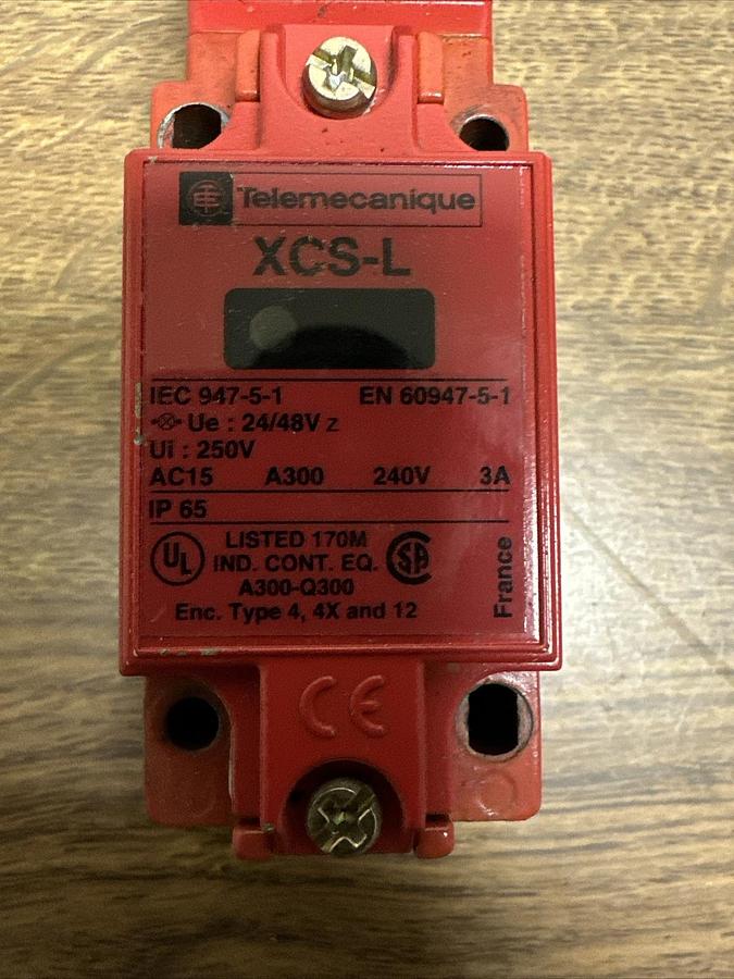 Used Telemechanique,XCS-L,Locking Switch