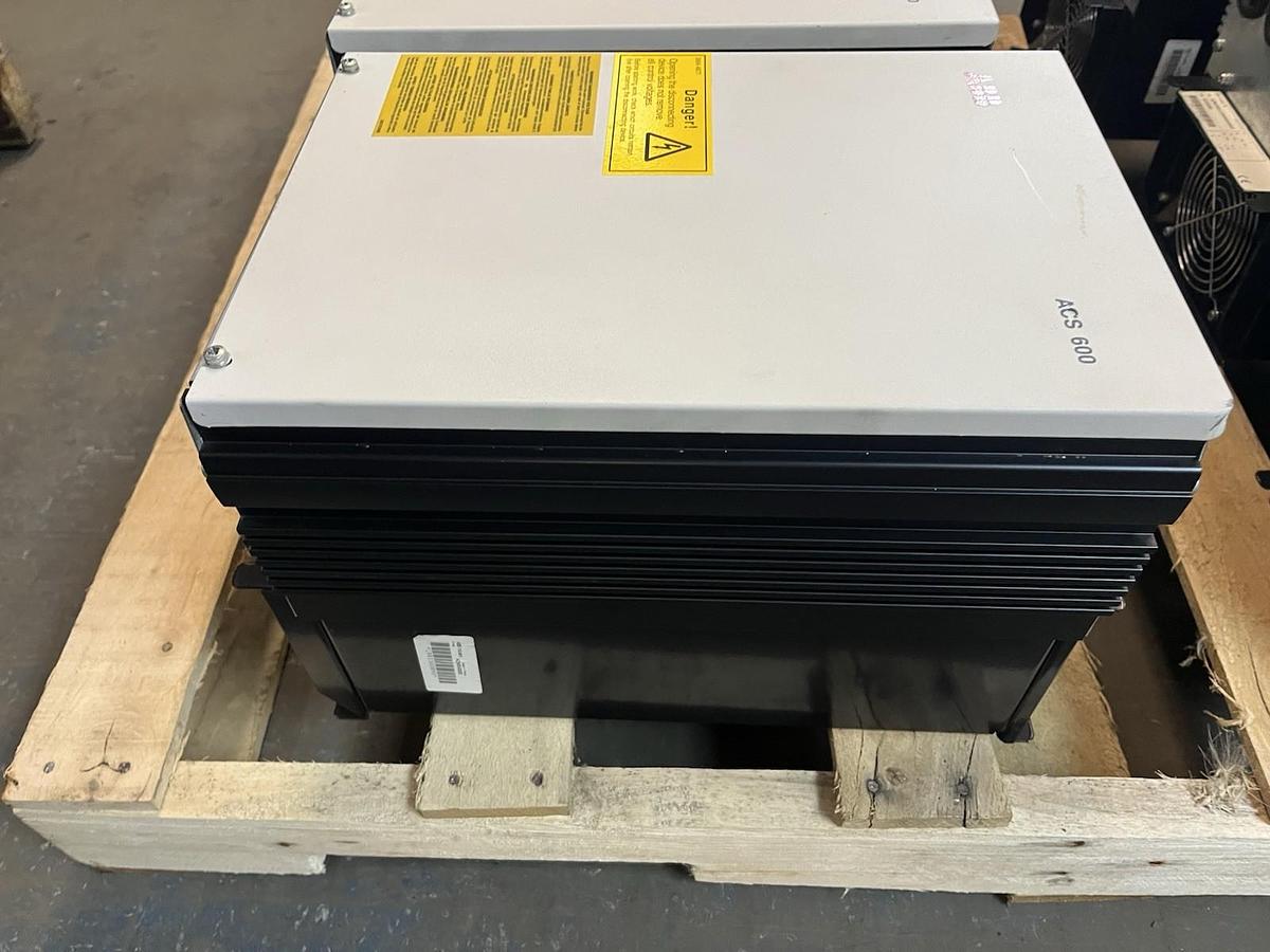 Used ABB,ANC634002050000000902,ACS 600 INVERTER DRIVE 24 AMP 380-500V