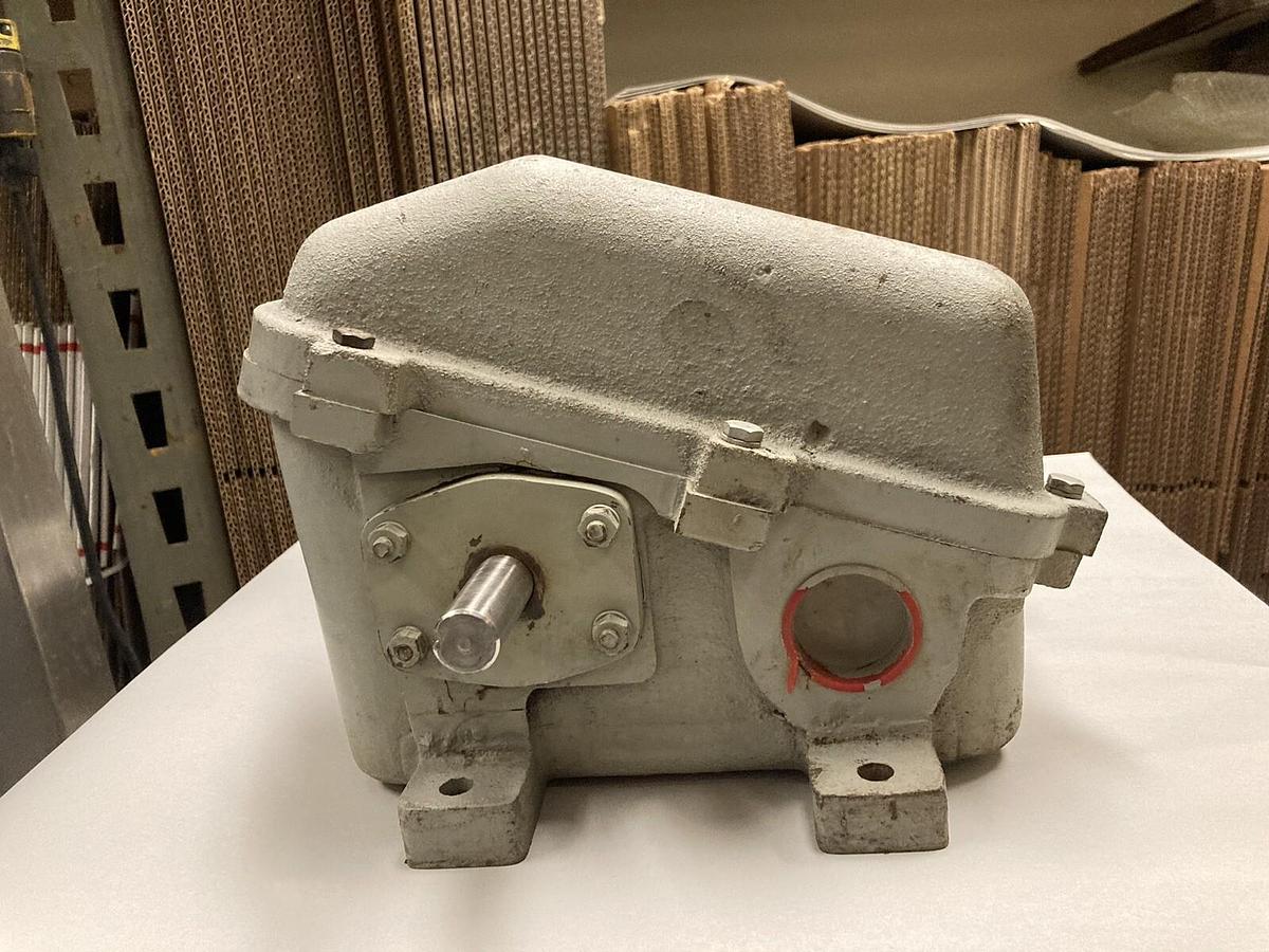 Used General Electric,9446-C200DA,Limit Switch