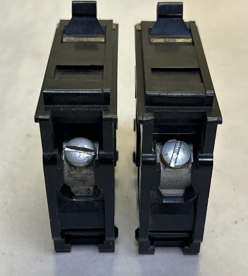 Used MURRAY,MP120,CIRCUIT BREAKER 20A 120/240V 1P LOT OF 2