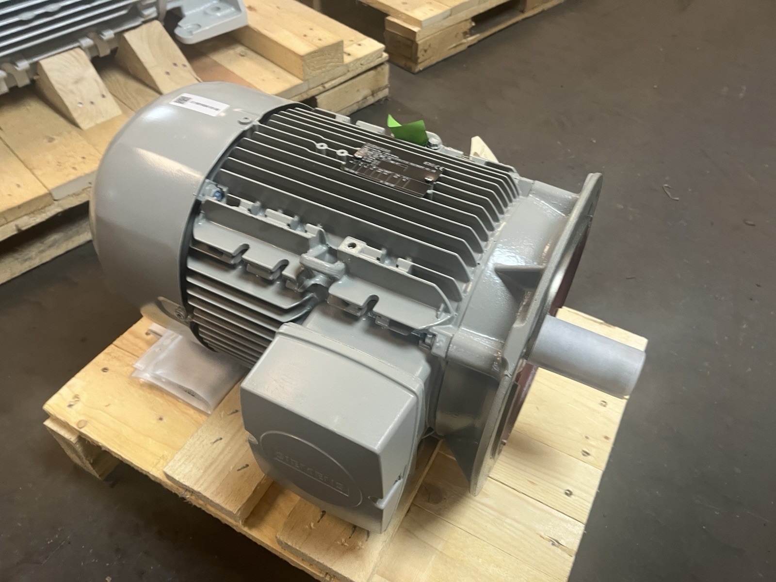 SIEMENS,1AV3130B-1PC31041CB000JY1,MOTOR 7.5HP 132S 400V 1470RPM