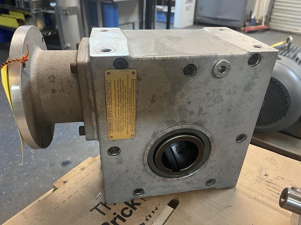 Used Cone Drive,B101015WAER1,SPEED REDUCER 7HP RATIO 15