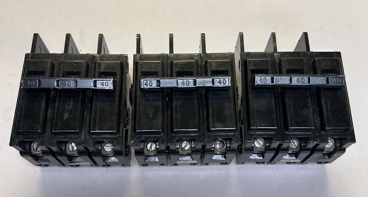 Used ITE,BQ3-B040,CIRCUIT BREAKER 40A 240V 3P LOT OF 3