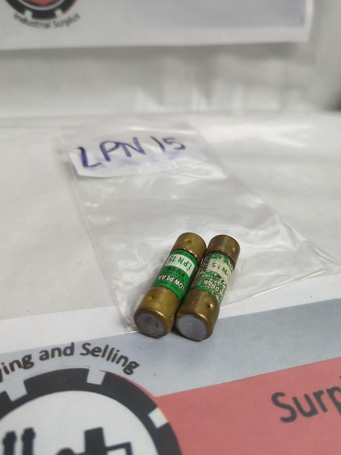 Used COOPER BUSSMANN,LPN-15,LOW-PEAK 15 AMP FUSE LOT OF 2 PRE-OWNED
