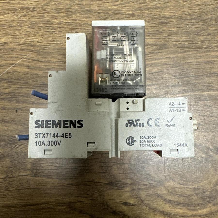 Used Siemens,3TX7144-4E5,Contact Base w/3TX71 Relay