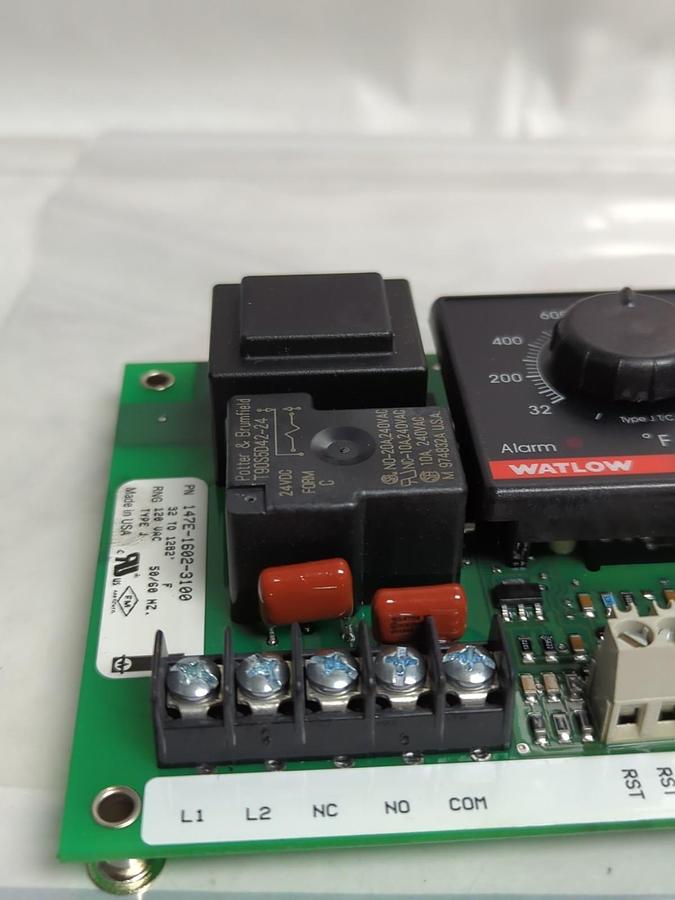 Used WATLOW,147E-1602-3100,TYPE J TEMPERATURE CONTROLLER 120VAC 50/60HZ PRE-OWNED