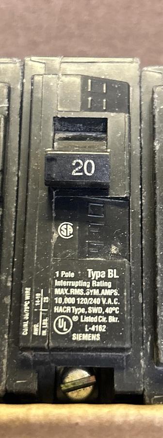 Used SIEMENS,B120,CIRCUIT BREAKER 20A 120/240V 1P LOT OF 6