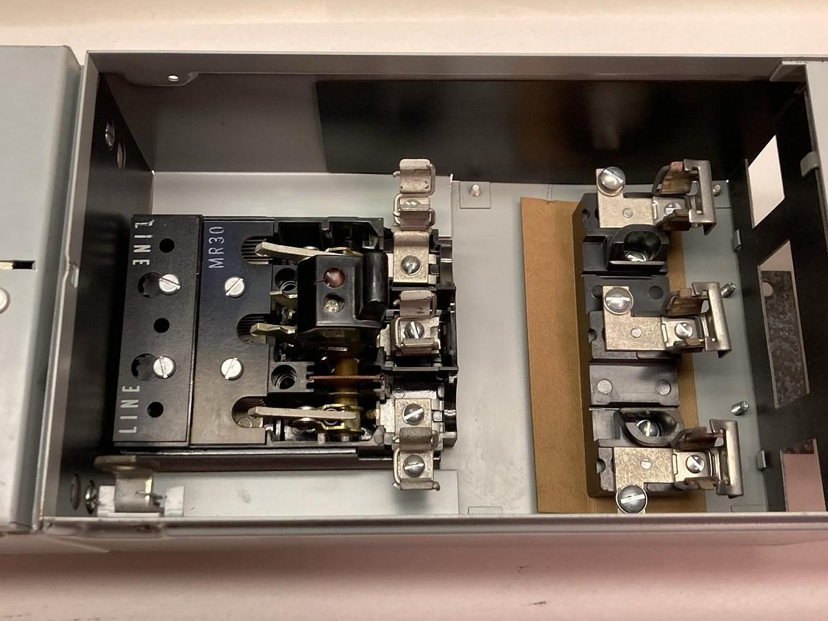 Used GE,THFP361/THFP361L,Twin Fusible Panelboard Switch Disconnect 30A 600Vac 250VDC