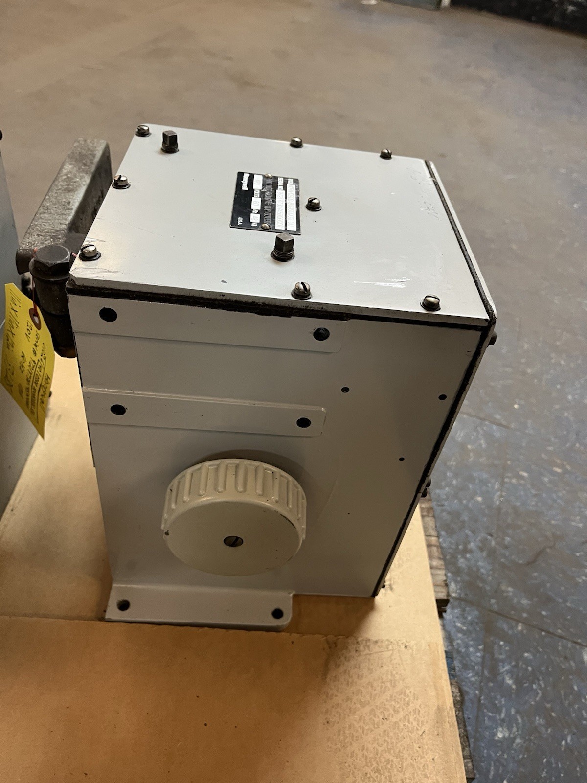 Used HONEYWELL,0102640-1-200-00000000-00,TEMPERATURE CONTROLLER