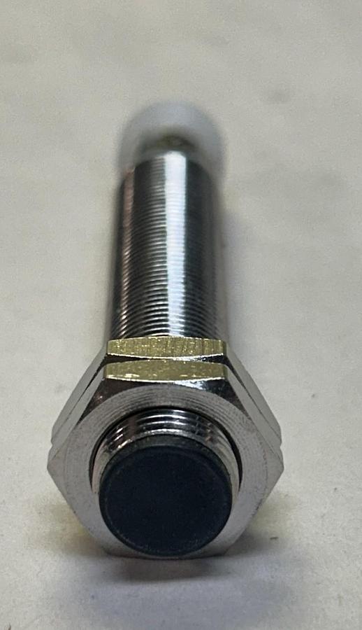 Used EATON CUTLER-HAMMER,E57-12LE06-AA,INDUCTIVE PROXIMITY SENSOR NOS