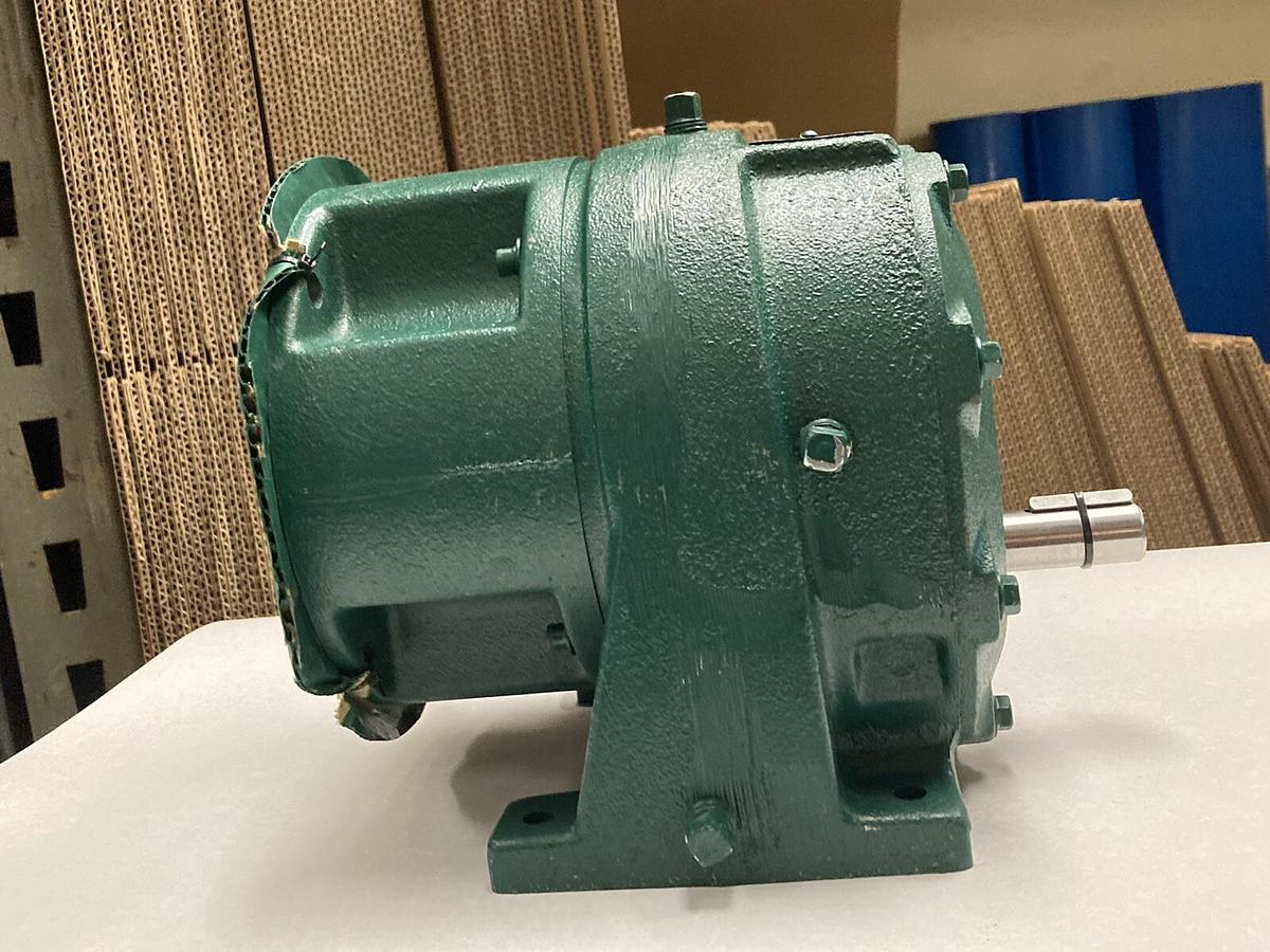 Master Power Transmission,7871775001ES,3.70 HP Gear Reducer 1750 RPM  2.7 Ratio