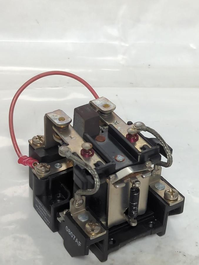 Used SIEMENS,3TX7130-ORF13,POWER RELAY 120VAC PRE-OWNED