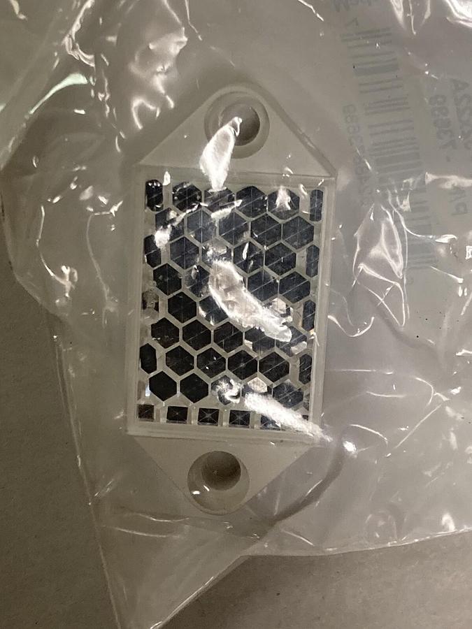 Used Banner,73689,Retroreflector 32x22A