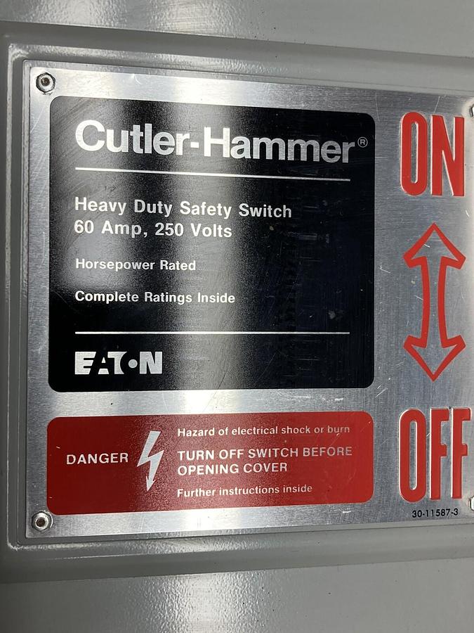 Cutler-Hammer,Model DH322FDK,Heavy Duty Disconnect Switch 60A