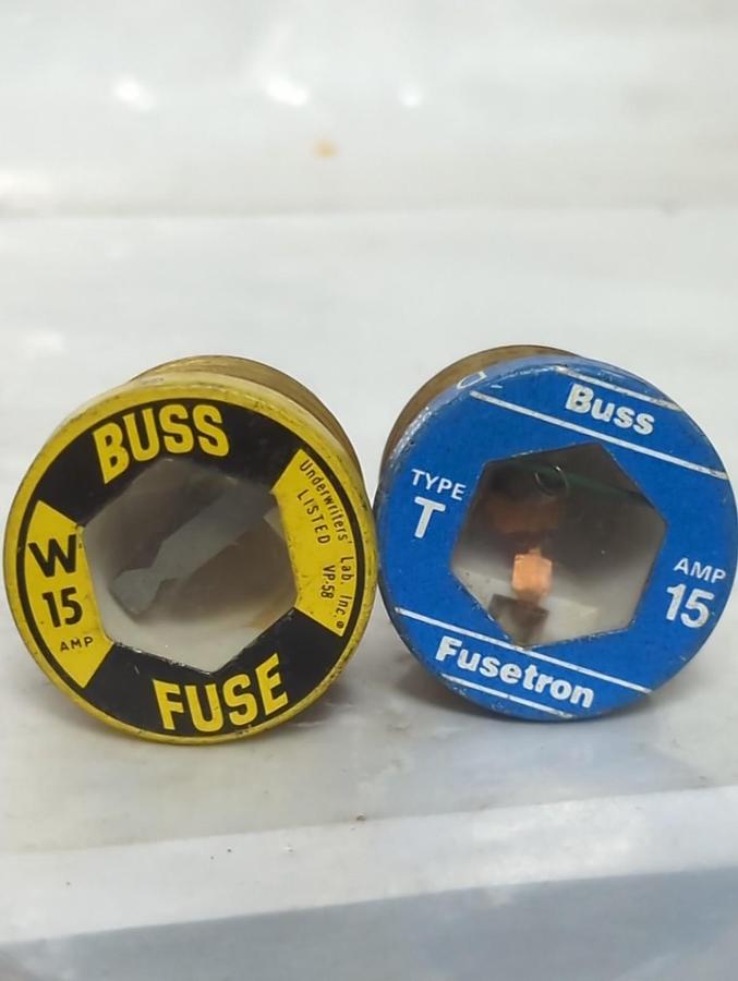 Used BUSSMANN,15 AMP,SCREW IN FUSE 15 AMP LOT OF 40 PRE-OWNED