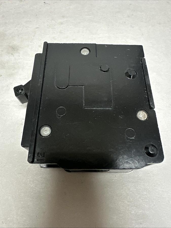 Used Crouse-Hinds,MP120,20 Amp Single Pole Circuit Breaker LOT of 10