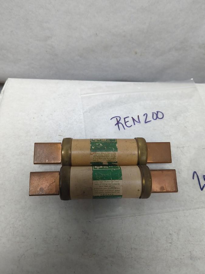 COOPER BUSSMANN,REN200,SUPER-LAG RENEWABLE 200 AMP FUSE LOT OF 2 PRE-OWNED