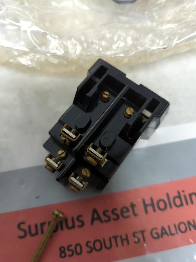 ALLEN BRADLEY,Z-31948,SET OF CONTACTS WITH SUPPORTS 2-POLE TYPE BR NOS