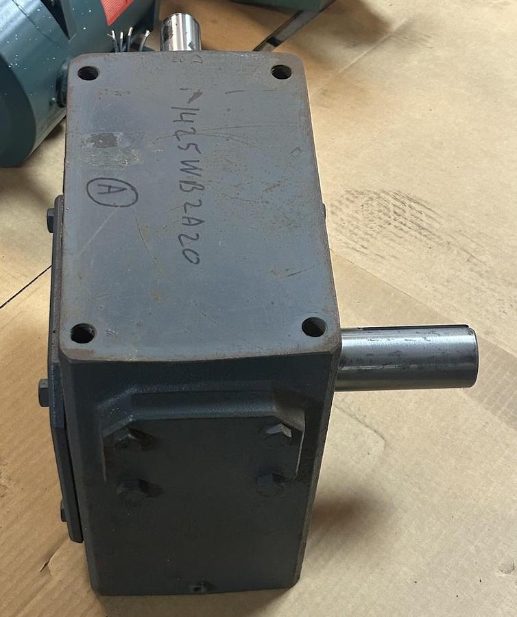 Used FALK,1425WB2A,RIGHT ANGLE WORM GEAR SPEED REDUCER 20:1 RATIO