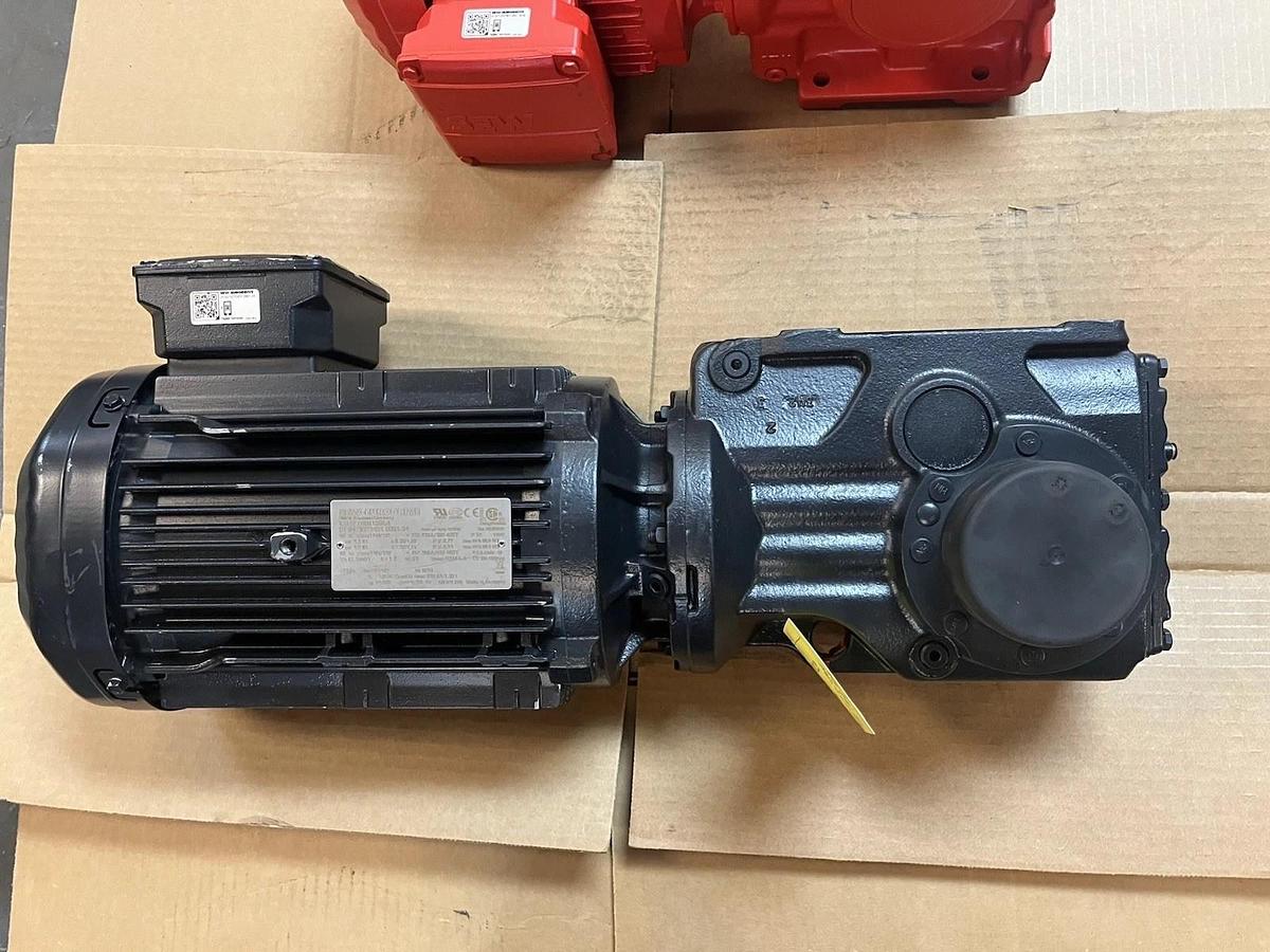 SEW EURODRIVE,KH47-DRN100L4,GEARMOTOR 13.65:1 2.2kW 1765RPM