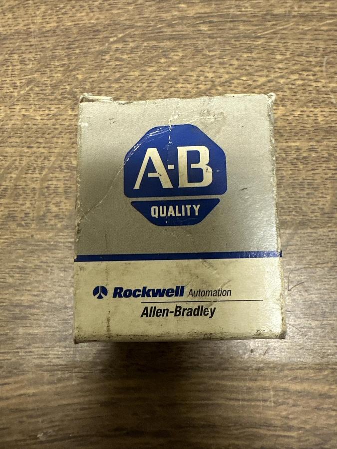 Allen Bradley,855T-LL24B,Blue LED Lamp Socket