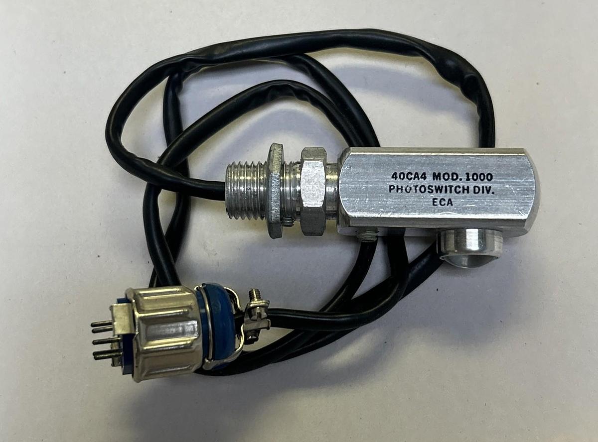 Used ELECTRONIC CORP OF AMERICA,40CA4-1000,PHOTOSWITCH SENSOR