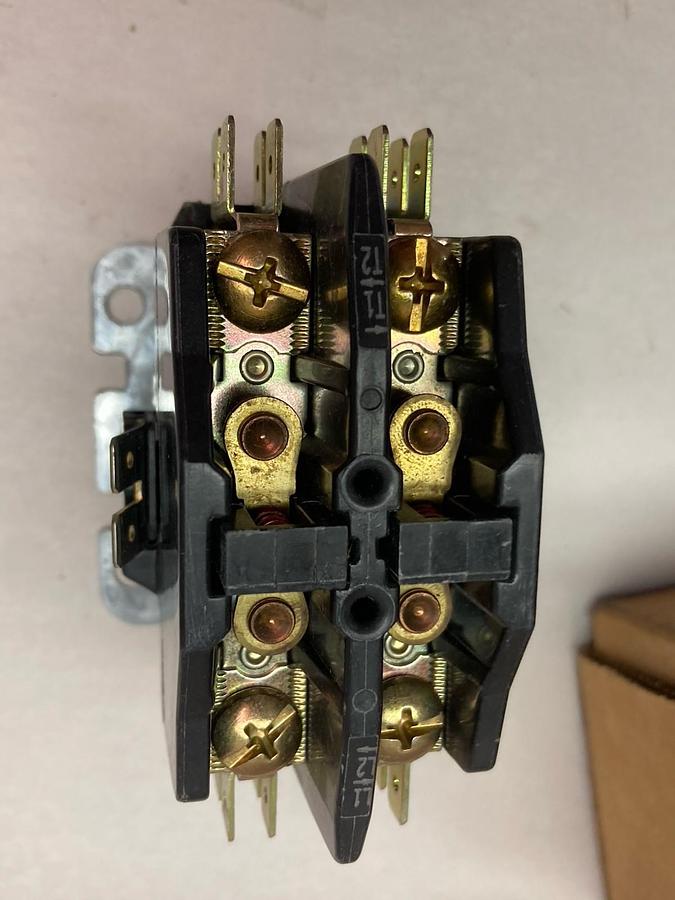 Furnas,45CG20AJ,2-Pole Definite Purpose Contactor Ser C 24V