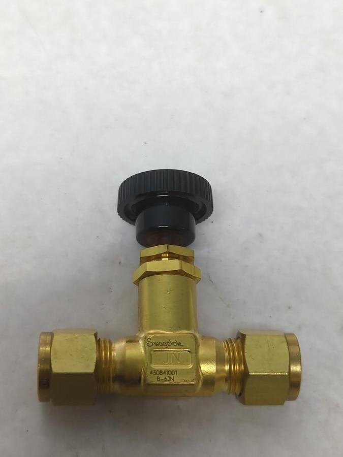 SWAGELOK,B-6JN,SCREWED-BONNET NEEDLE VALVE 3/8 INCH NOS