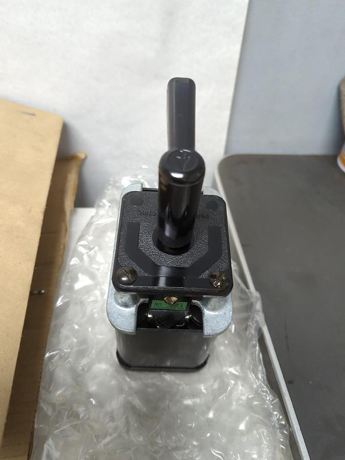 GENERAL ELECTRIC,16SB9AB301SSS2P,ROTARY CAM SWITCH NOS