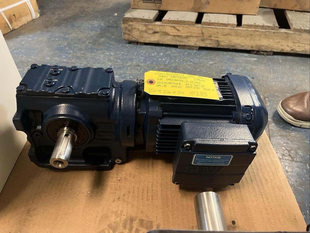 SEW EURODRIVE,S47DRS71M4,GEARMOTOR 32.48 3/4HP 1690RPM