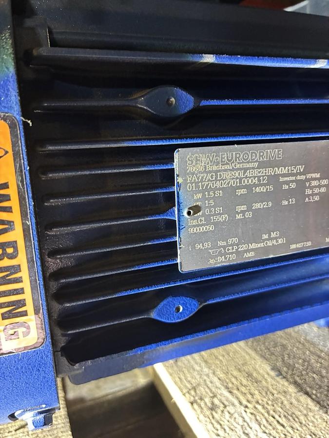 Used SEW EURODRIVE,FA77/G DRE90L4BE2HR/MM15/IV,GEAR MOTOR 1.5kW RATIO 94.93