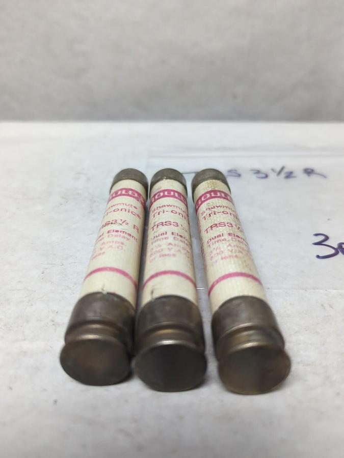 Used GOULD SHAWMUT,TRS3-1/2R,TRI-ONIC 3-1/2 AMP FUSE LOT OF 3 PRE-OWNED