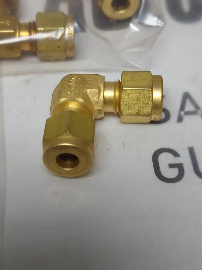 SWAGELOK,B-400-9,1/4T UNION ELBOW LOT OF 3 NOS