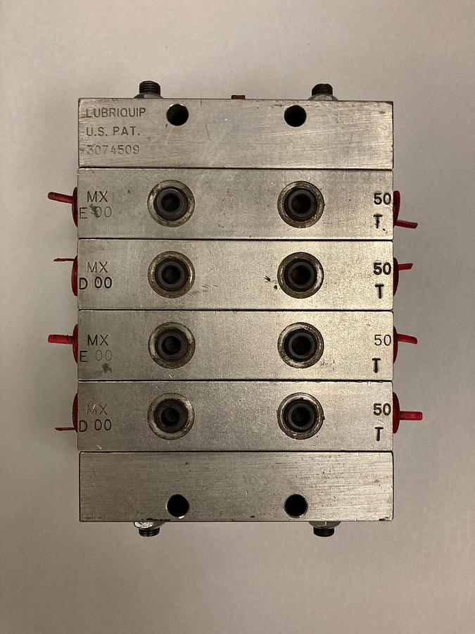 Used Lubriquip,MX-D00 MX-E00,Divider Valve 3074509