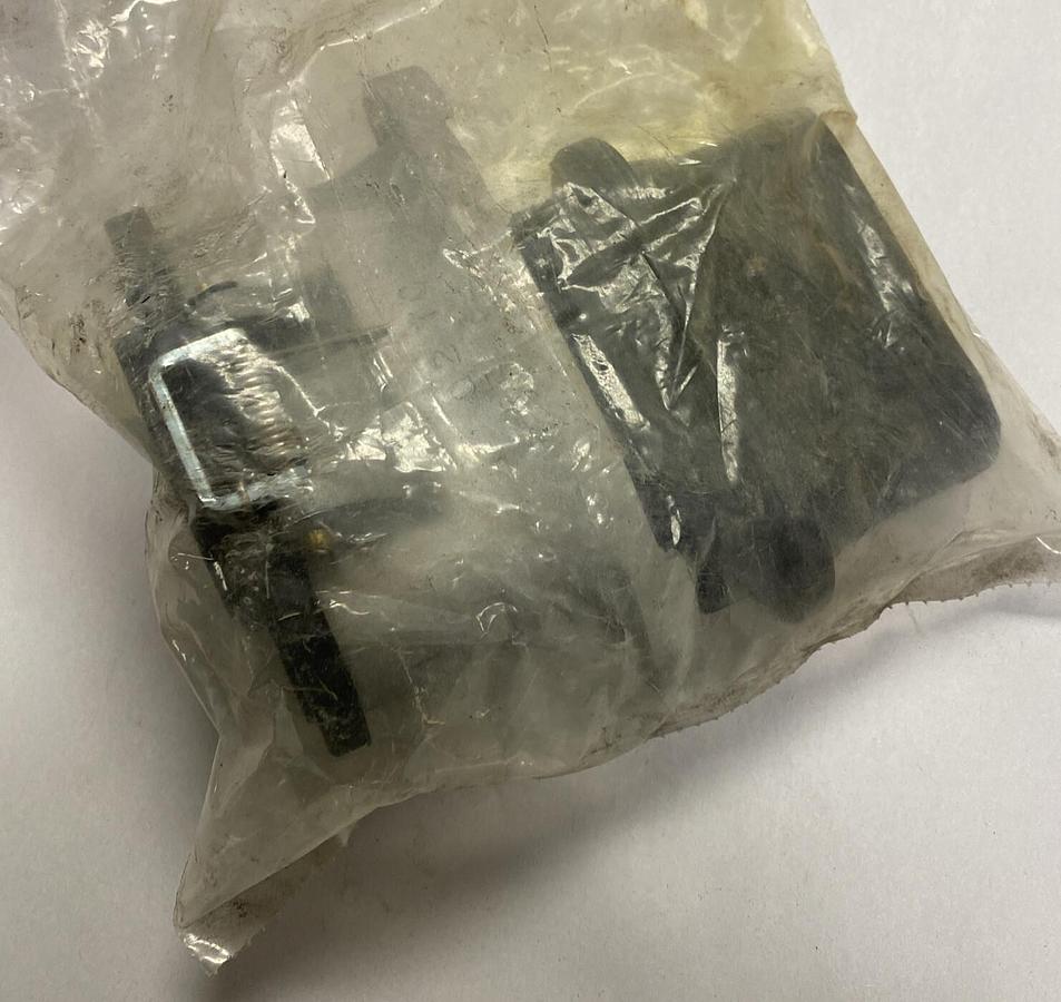 Used Cooper,X8061-10,Round & Oval Connectors NOS