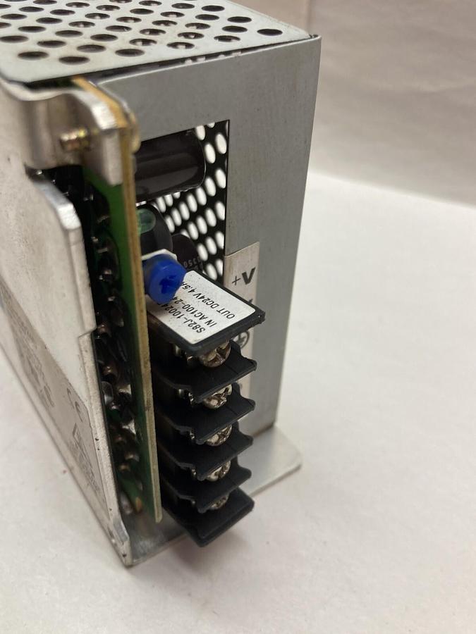 Used Omron,S82J-10024D,Power Supply 240V 50/60Hz