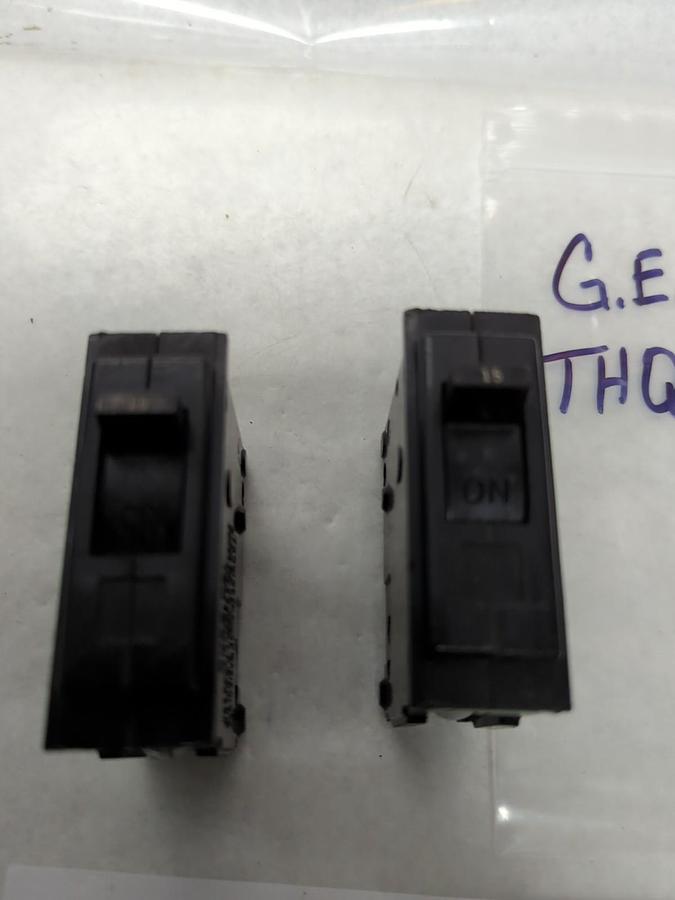 Used GENERAL ELECTRIC,THQL115,CIRCUIT BREAKER 15 AMP 1-POLE LOT OF 2 PRE-OWNED