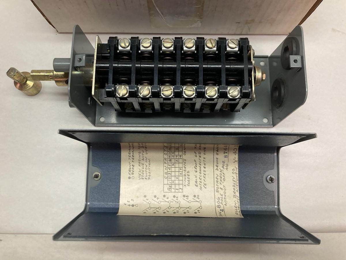 Allen-Bradley,876463,Pneumatic Timing Relay