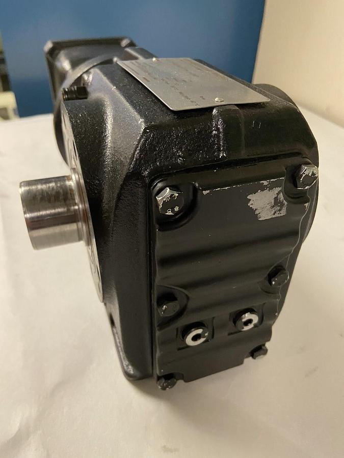 SEW Eurodrive,KH37/TAQA100/4,Gear Reducer Ratio 24.99 Output 56