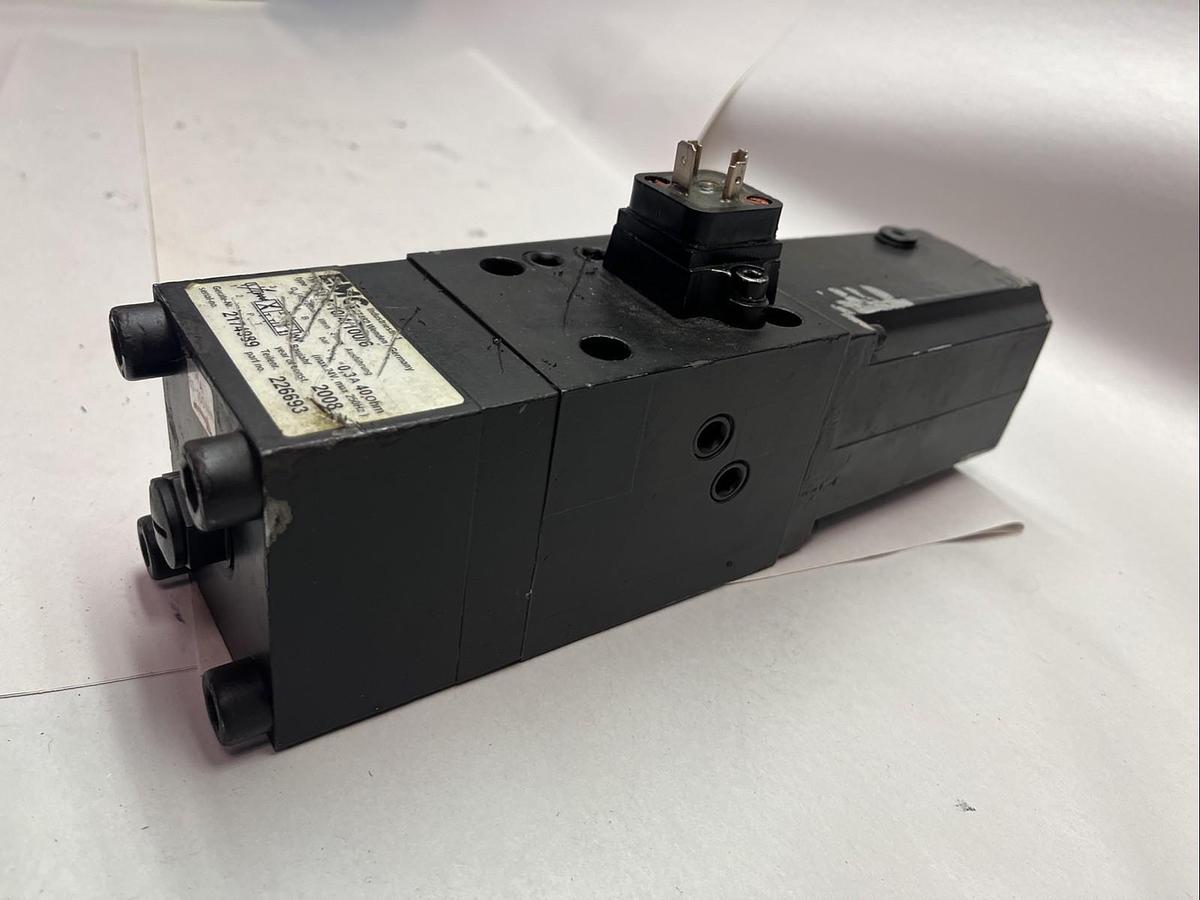 Used EMG,SV 1-10/4/100/6,PROPORTIONAL DIRECTIONAL SERVO VALVE 0.3A 40OHM PRE-OWNED