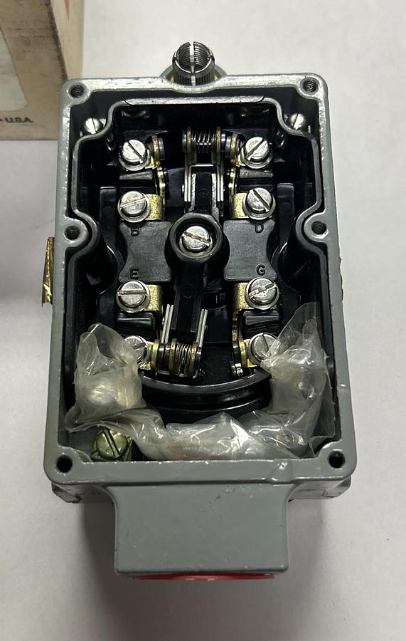 NAMCO,EA170-11100,LIMIT SWITCH MISSSING FACE PLATE