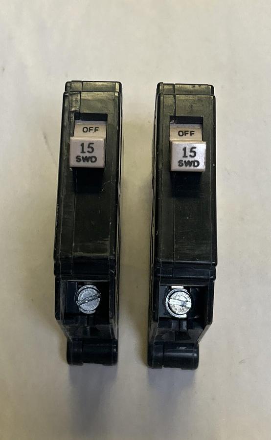 Used CUTLER-HAMMER,CH115,CIRCUIT BREAKER 15A 120/240V 1P LOT OF 2