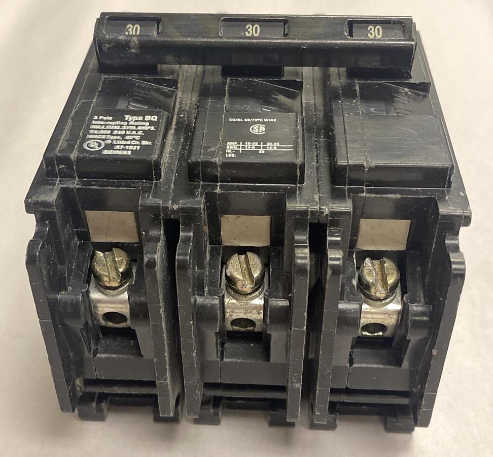 Used SIEMENS,BQ3B030,Circuit Breaker 30 Am 240 Volt 3 Pole