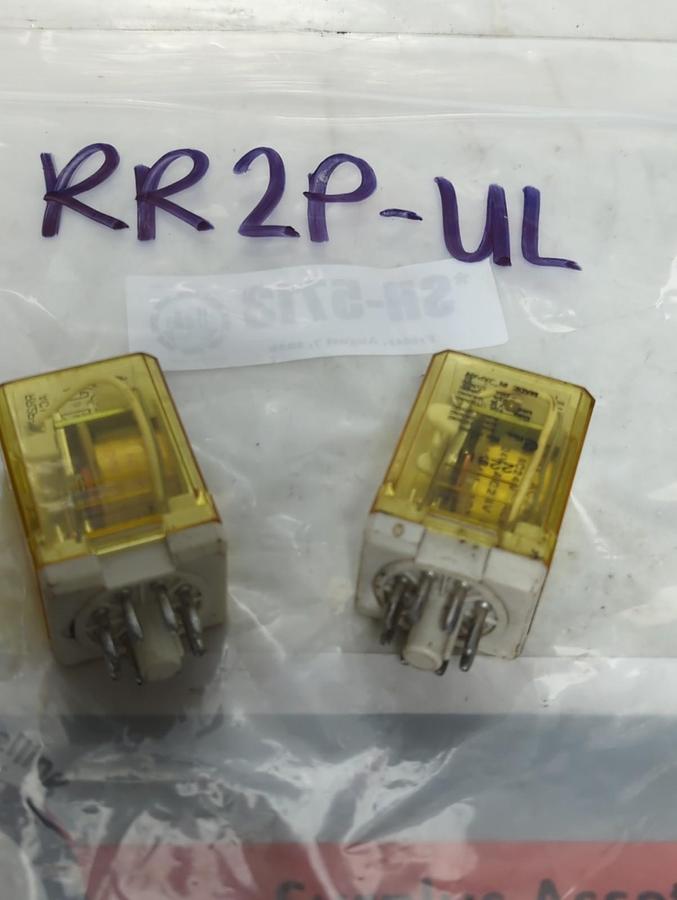 Used IDEC,RR2P-UL,PLUG IN RELAY 8-PIN 10A LOT OF 2 PRE-OWNED