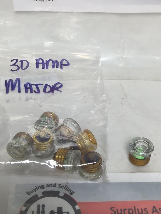 Used MAJOR,30 AMP,SCREW IN FUSE 30 AMP LOT OF 8 PRE-OWNED