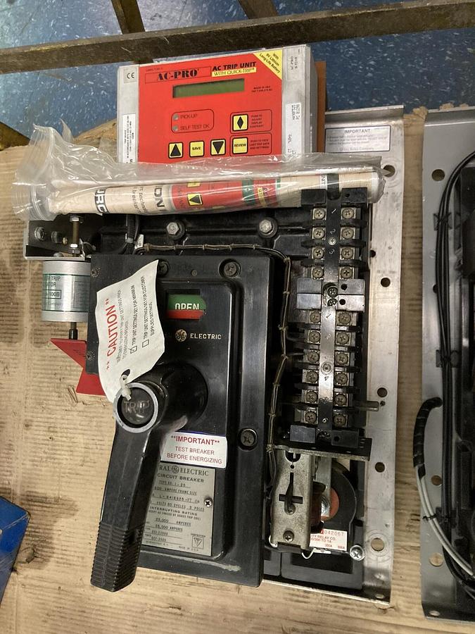 Used General Electric,AK-1-25,3-Pole Air Circuit Breaker 600A 600V