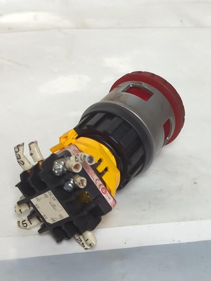 Used IDEC,XN4E-TL,EMERGENCY STOP SWITCH/BUTTON PRE-OWNED