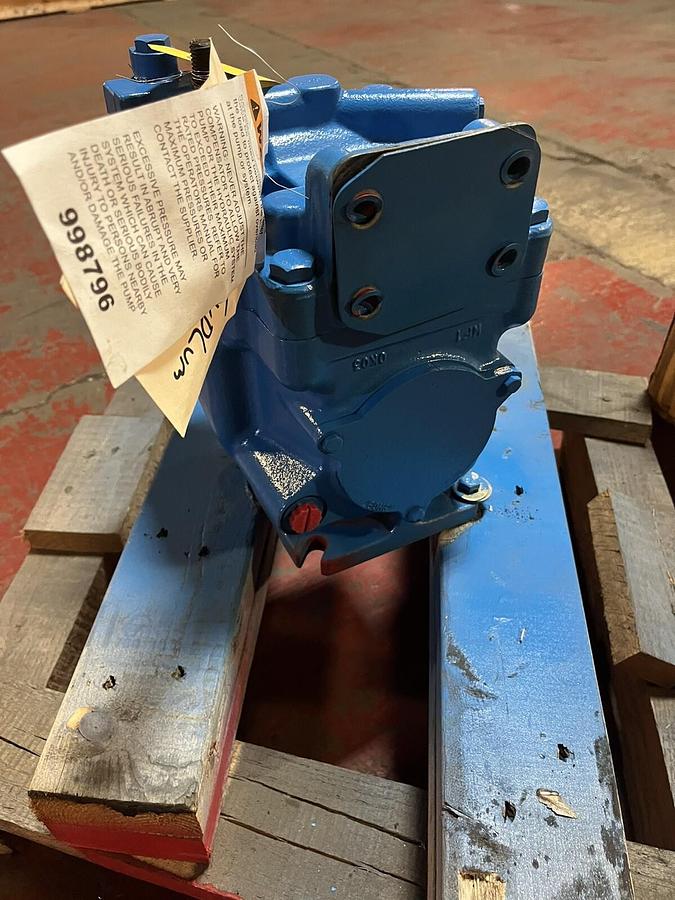 Used VICKERS,PVH57Q1C-RS15-10-C25-31,PISTON PUMP
