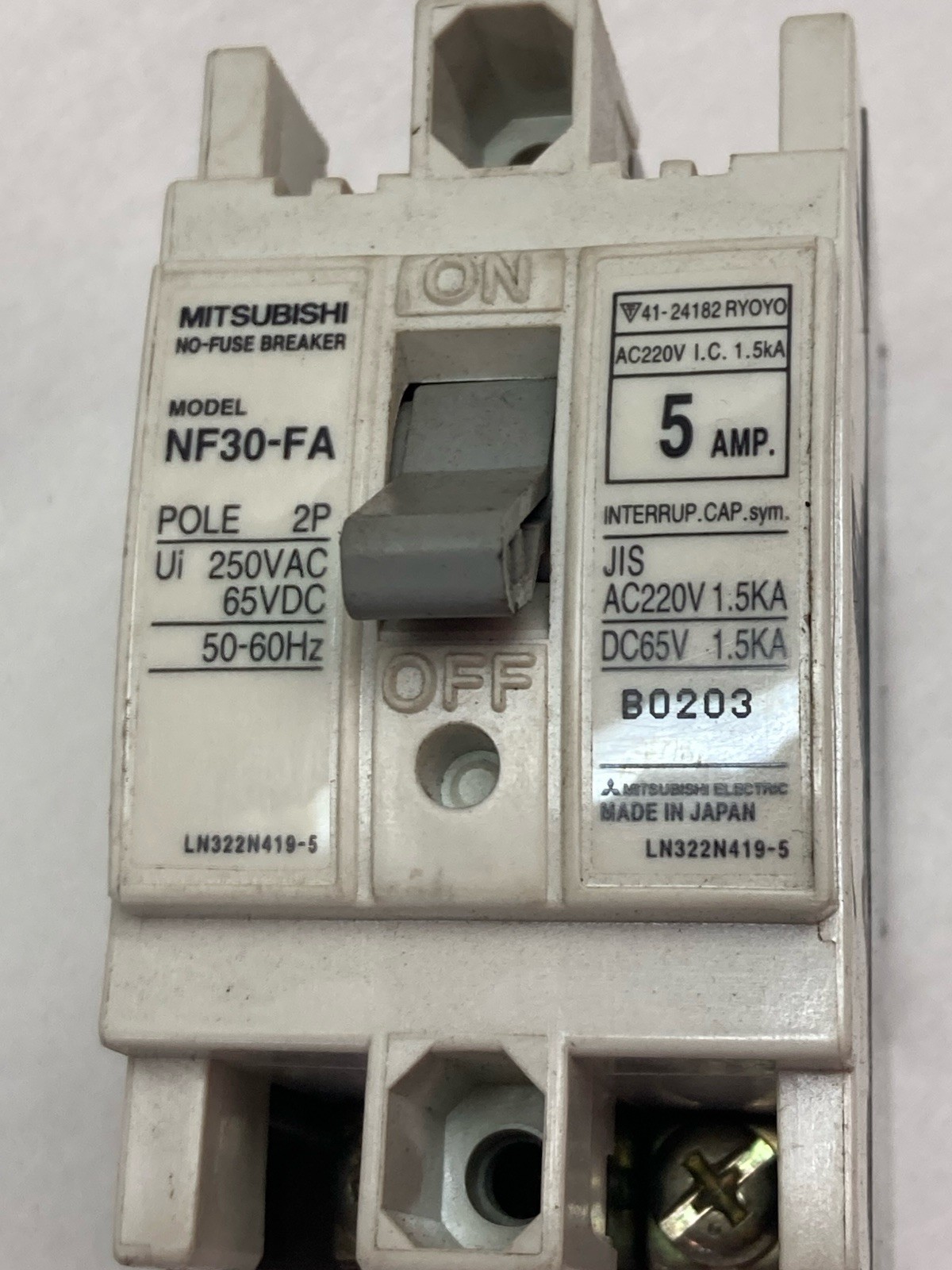 Used Mitsubishi,NF30-FA,2-Pole Circuit Breaker 250VAC 50/60HZ 5A